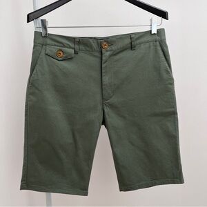 Outclass green cotton shorts 31 pockets sustainable timeless made in Canada